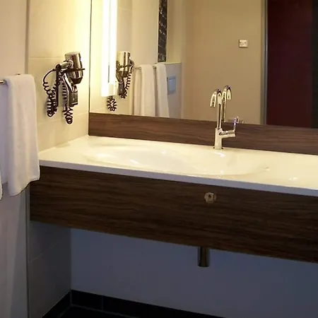 Ramada 4*